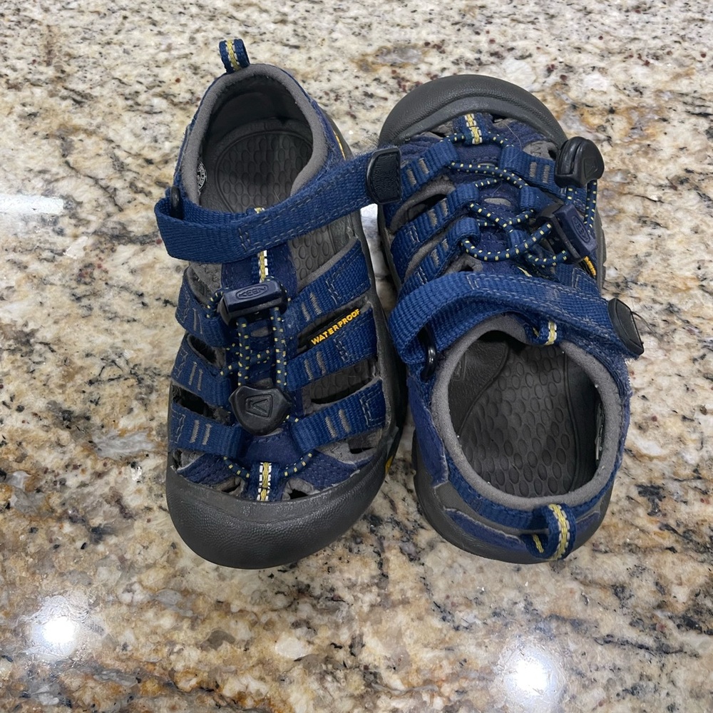 Keen toddler shoes, navy blue